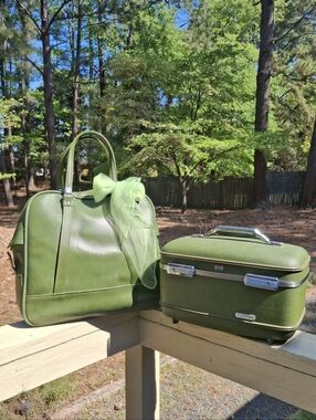 VTG 70'S American Tourister Green Carry-On Weeekender Bag & Train Case Set
